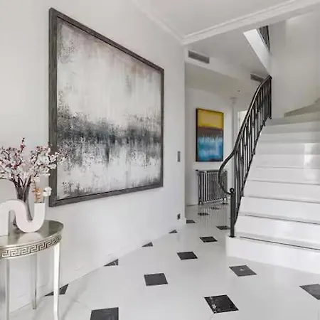 Ac Eiffel Tower Luxury 250 M 3 Bedrooms