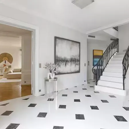 Ac Eiffel Tower Luxury 250 M 3 Bedrooms Villa